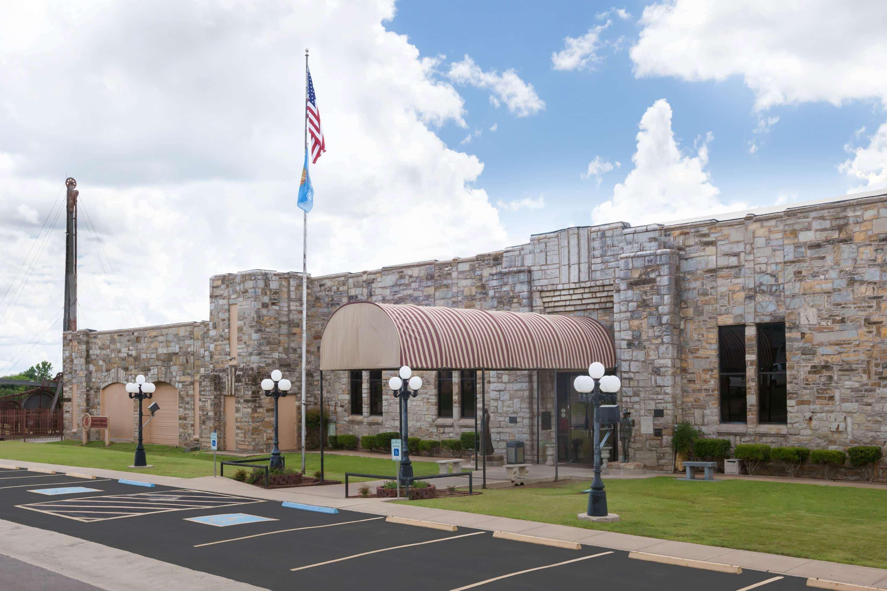 Days Inn By Wyndham Ardmore Esterno foto