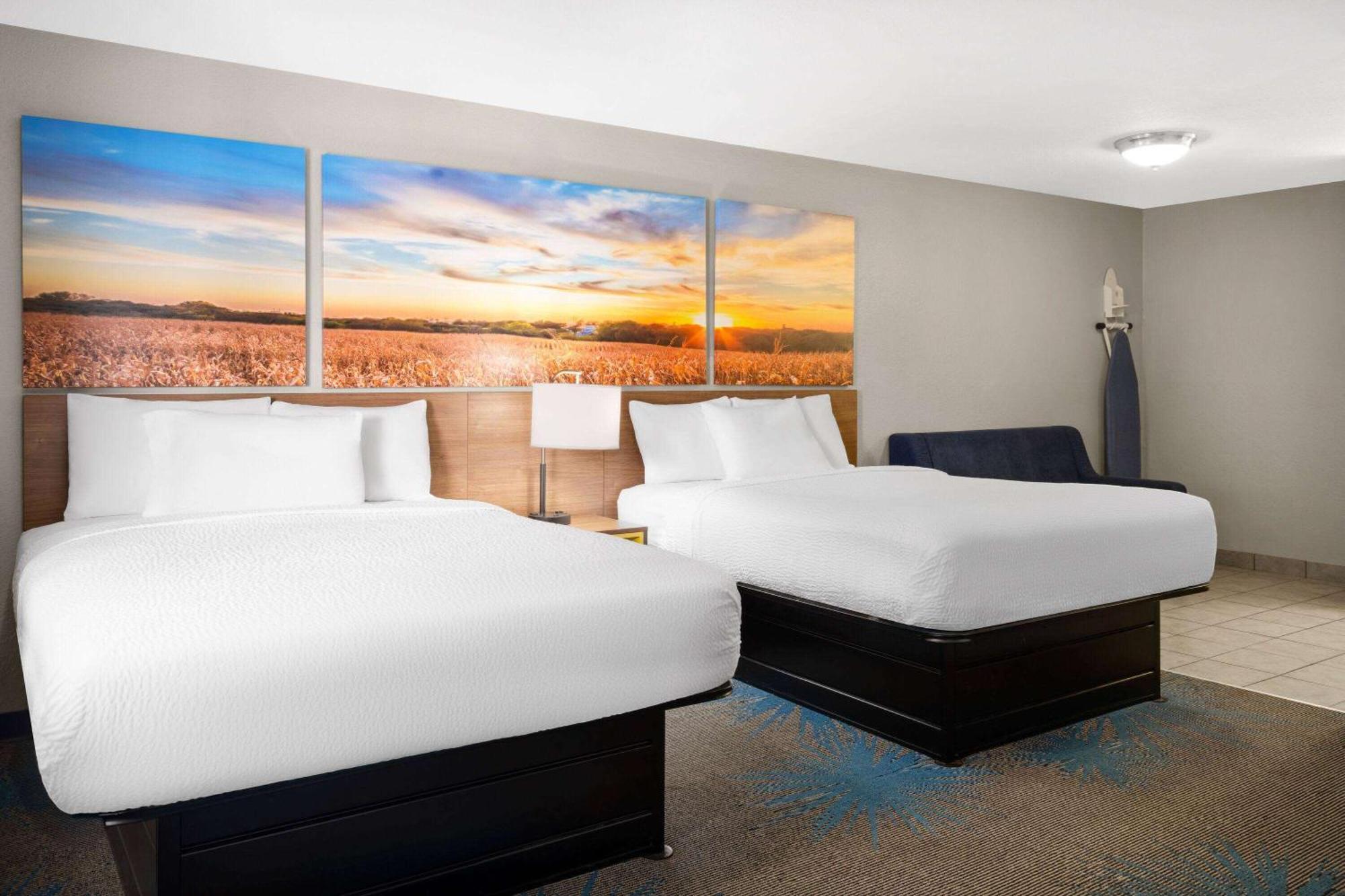 Days Inn By Wyndham Ardmore Esterno foto