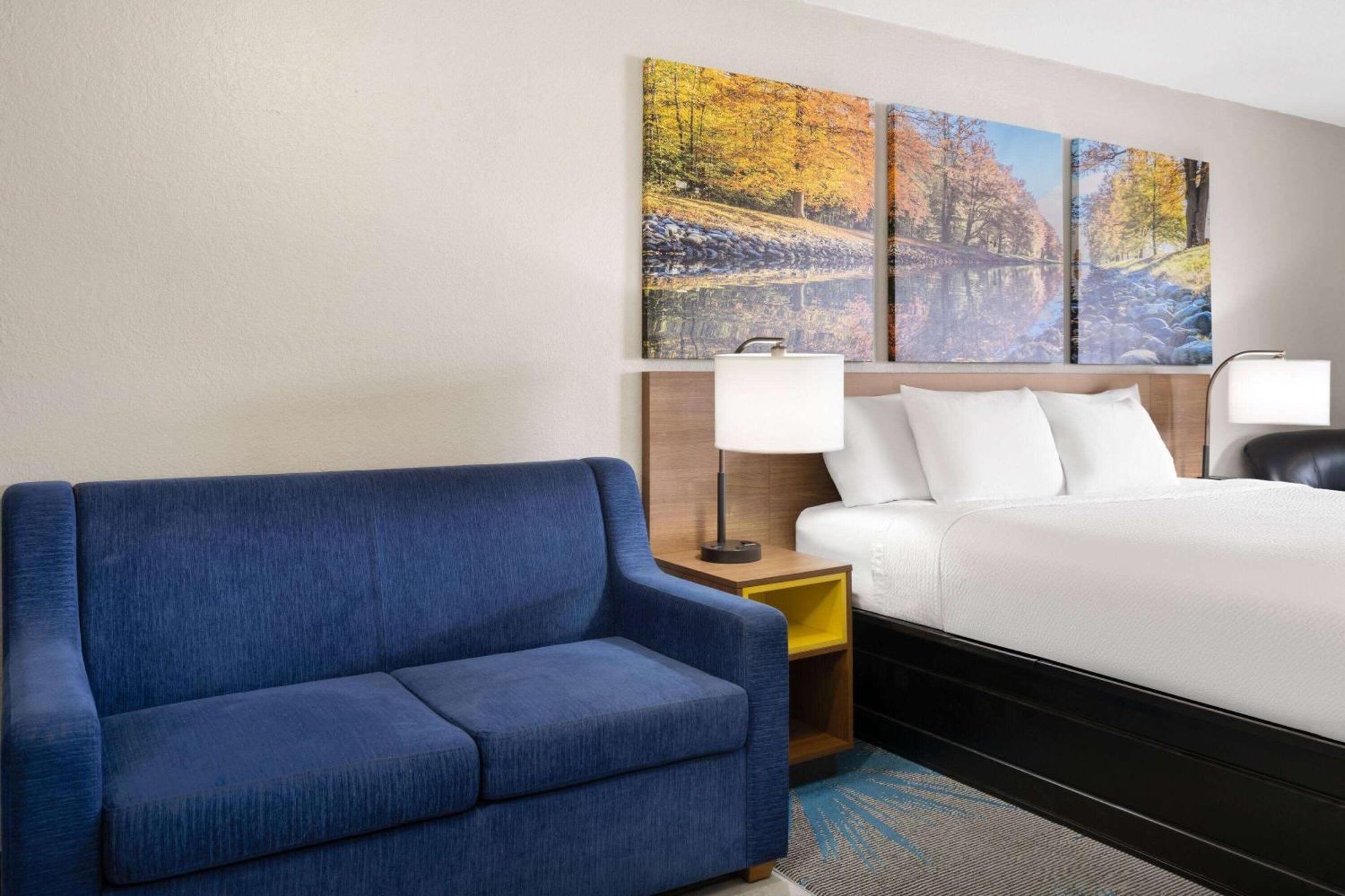 Days Inn By Wyndham Ardmore Esterno foto